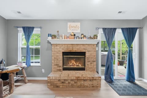 Living room at 906 Moonlight Court, Mooresville, IN