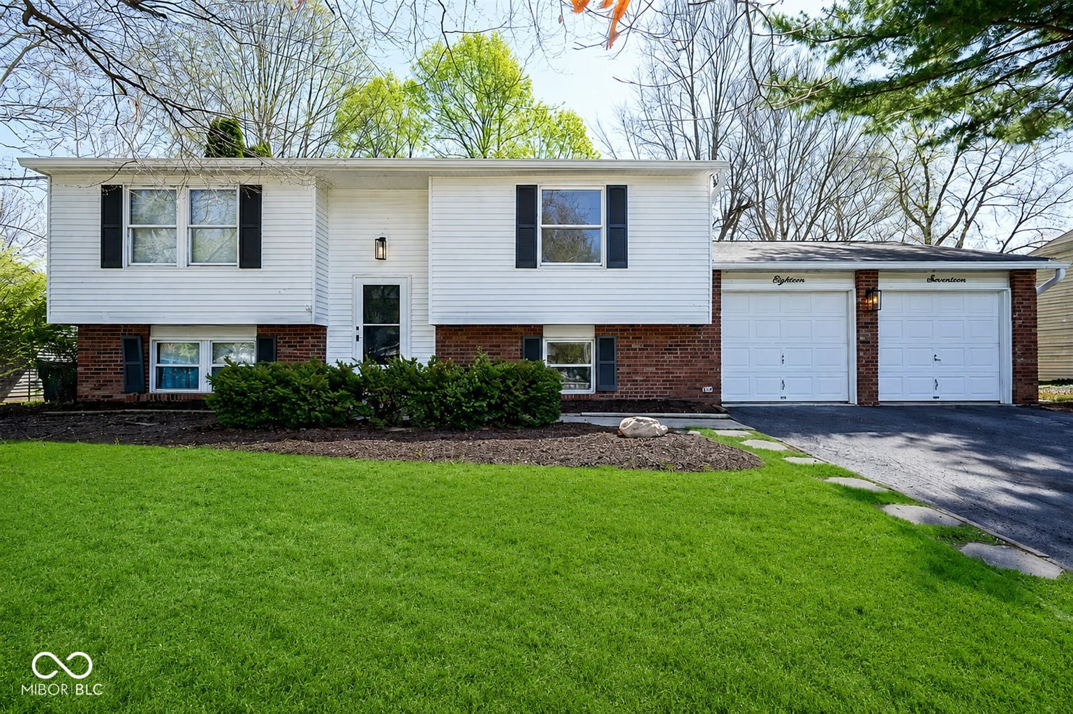Photo of 1817 Mutz Drive, Indianapolis, IN