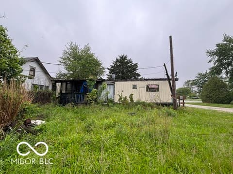 Yard at 5125 Broadway Street, Coatesville, IN