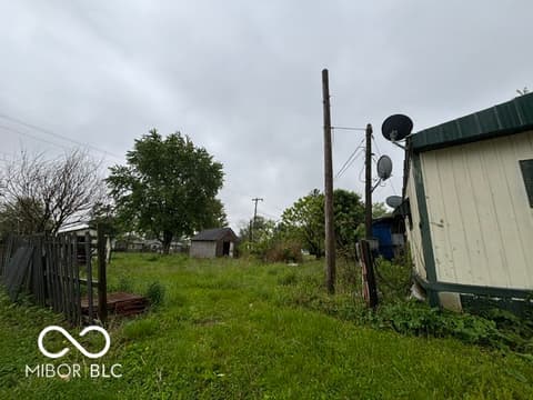 Yard at 5125 Broadway Street, Coatesville, IN