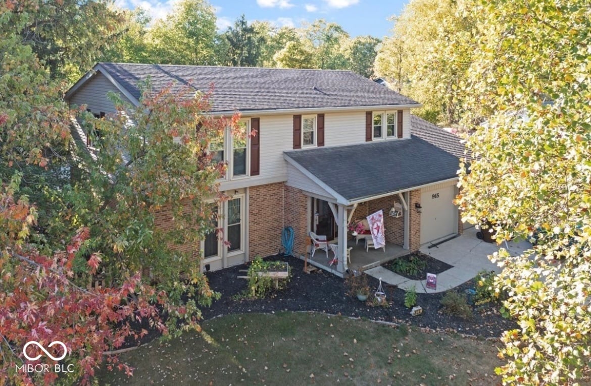 Front exterior at 915 Edgehill Lane, Anderson, IN