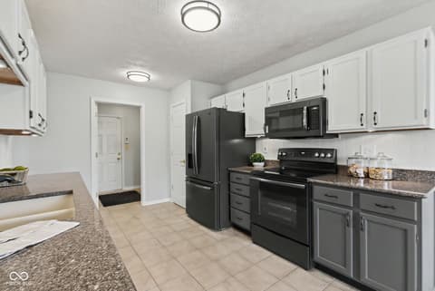 Photo of 1467 Persimmon Circle, Greenfield, IN