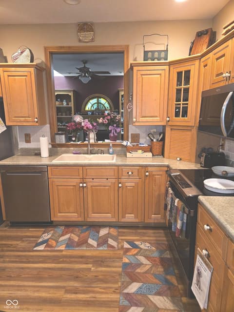 Photo of 1755 Walnut Trace, Greenfield, IN