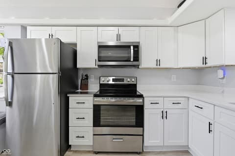 Photo of 6471 Hunters Green Place, Indianapolis, IN