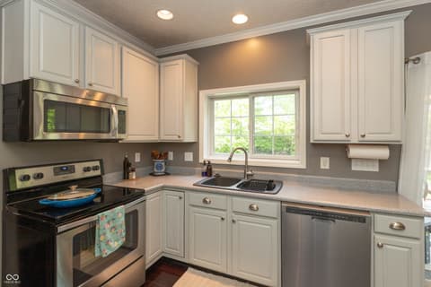Kitchen at 8662 Cyprus Hill Passing, Avon, IN