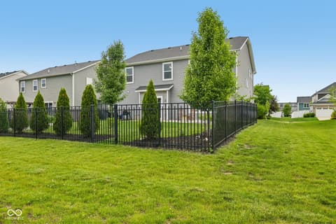 Yard at 875 Ventura Drive, Westfield, IN