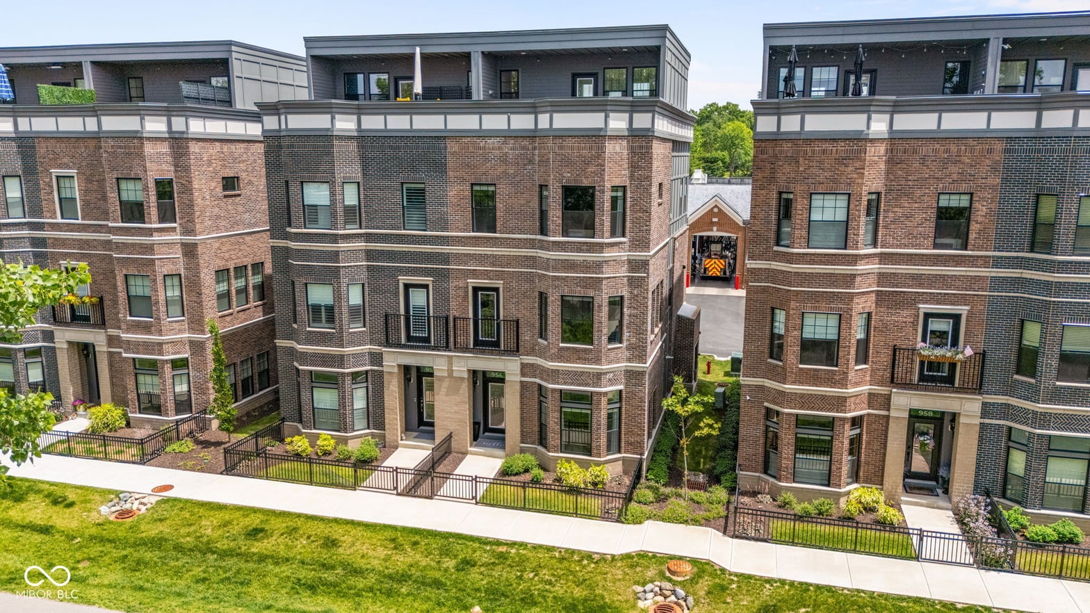 Photo of 954 Berkhamsted Lane, Carmel, IN