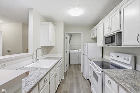Photo of 11750 Glenbrook Court, Carmel, IN