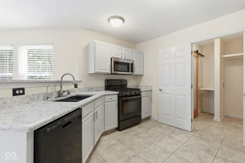 Kitchen at 10215 Lothbury Circle, Fishers, IN
