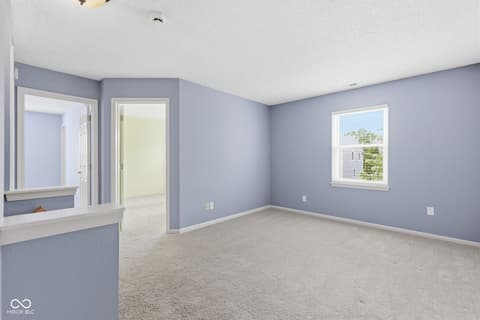 Loft — 10215 Lothbury Circle, Fishers, IN
