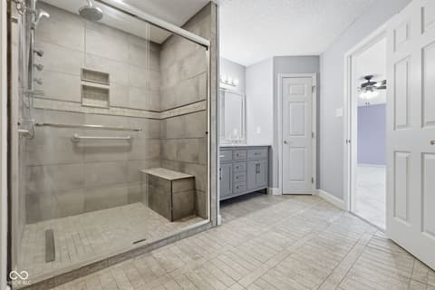 Primary bathroom at 10215 Lothbury Circle, Fishers, IN