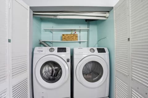 Laundry room at 562 Holliday Lane, Indianapolis, IN