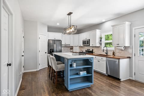 Photo of 11280 Walking Wood Lane, Fishers, IN