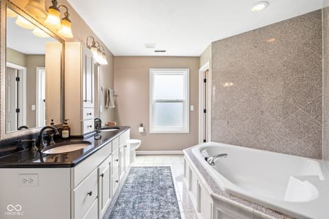 Photo of 11280 Walking Wood Lane, Fishers, IN