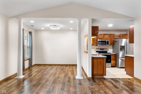 Photo of 164 Meadow Glen Drive, Avon, IN