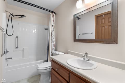 Photo of 164 Meadow Glen Drive, Avon, IN