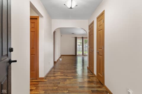 Photo of 164 Meadow Glen Drive, Avon, IN