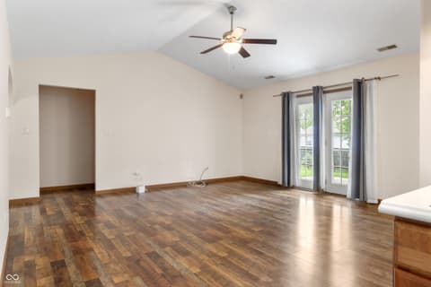 Photo of 164 Meadow Glen Drive, Avon, IN