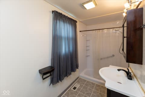 Bathroom at 885 S 11th Street, Noblesville, IN