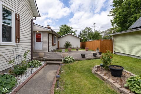 Yard at 885 S 11th Street, Noblesville, IN