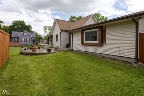 Side exterior at 885 S 11th Street, Noblesville, IN