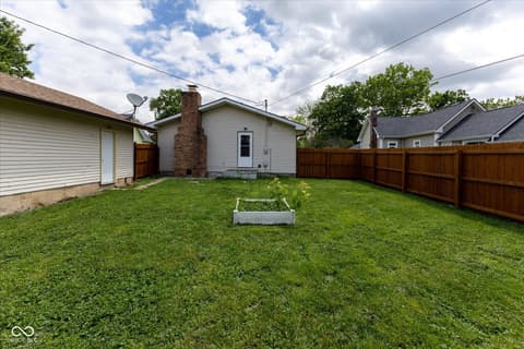 Backyard at 885 S 11th Street, Noblesville, IN