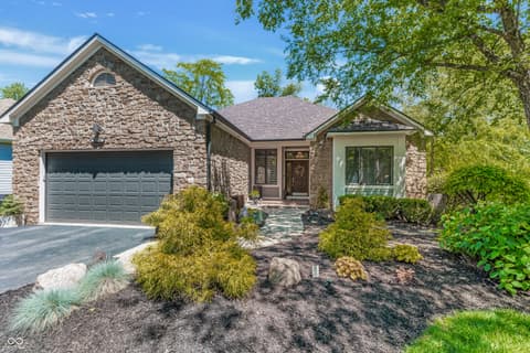 8061 Middle Bay Lane
