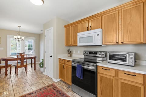 Kitchen at 19338 Links Lane, Noblesville, IN