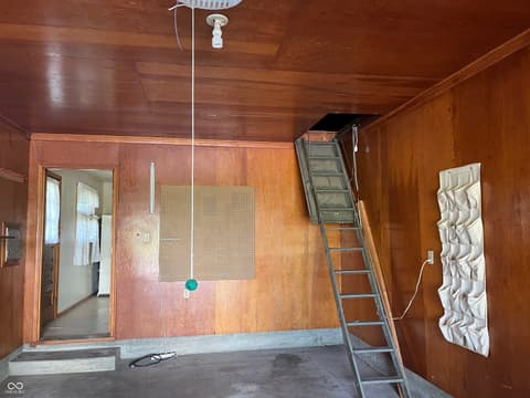 Garage at 4212 Columbus Avenue, Anderson, IN