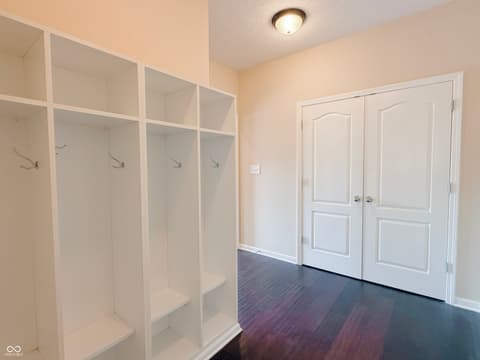 Laundry room at 2535 Murphy Circle N, Carmel, IN