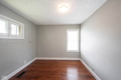 Photo of 404 N Swope Street, Greenfield, IN