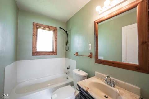 Photo of 404 N Swope Street, Greenfield, IN