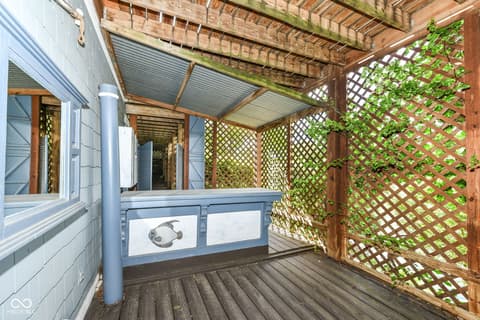 Bar — 11483 Lake Stonebridge Lane, Fishers, IN