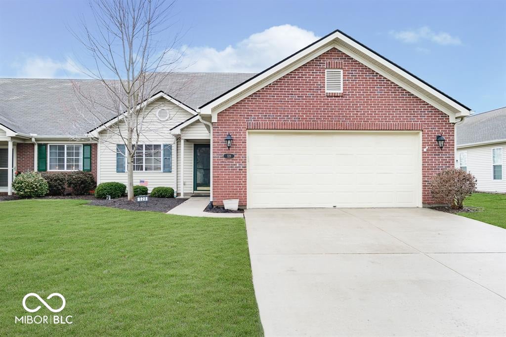 Front exterior at 528 Dylan Drive, Avon, IN