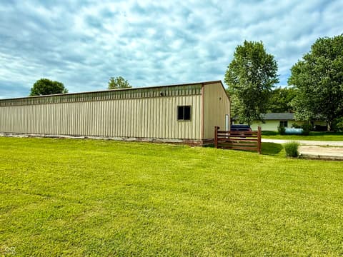 Out Buildings — 7975 W 50 S, Morgantown, IN