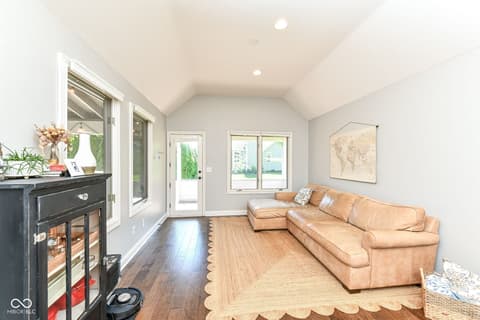 Family room at 7040 Koldyke Place, Fishers, IN