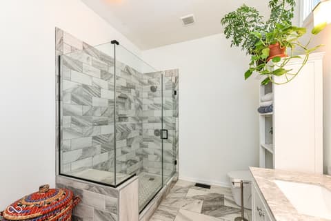 Primary bathroom at 7040 Koldyke Place, Fishers, IN