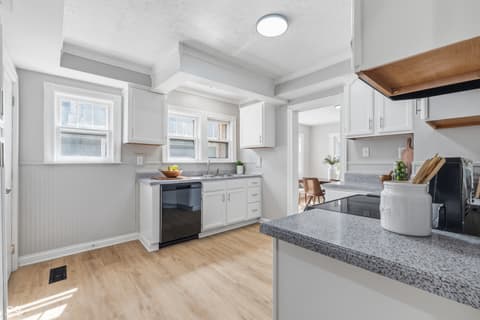 Kitchen at 911 Washington Boulevard, Anderson, IN