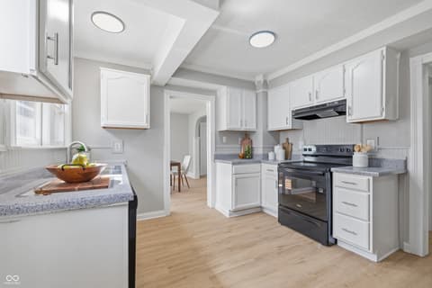 Kitchen at 911 Washington Boulevard, Anderson, IN