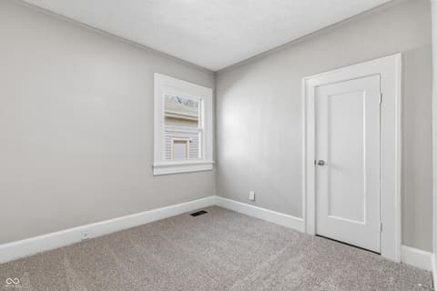Bedroom at 911 Washington Boulevard, Anderson, IN