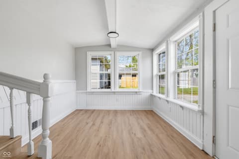 Bonus room at 911 Washington Boulevard, Anderson, IN