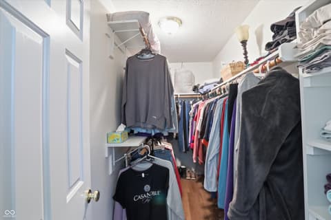 Walk In Closets — 10632 Ashview Drive, Fishers, IN