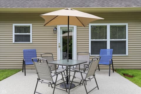 Outdoor living area at 10632 Ashview Drive, Fishers, IN
