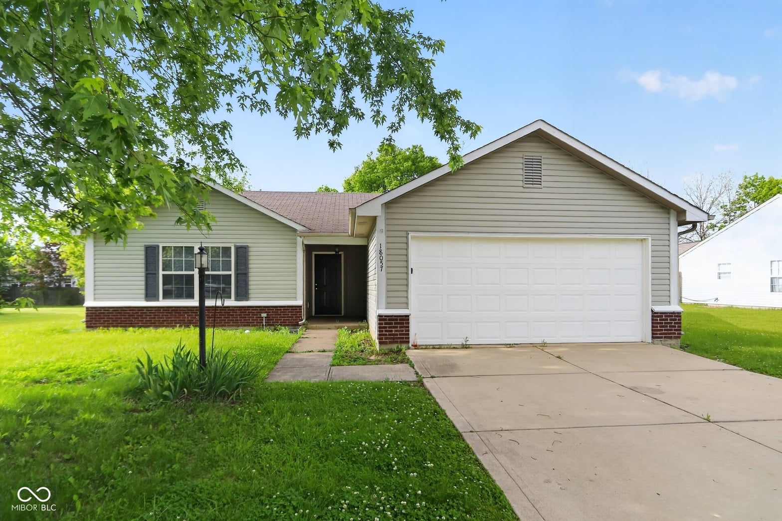 Front exterior at 18057 Sanibel Circle, Noblesville, IN