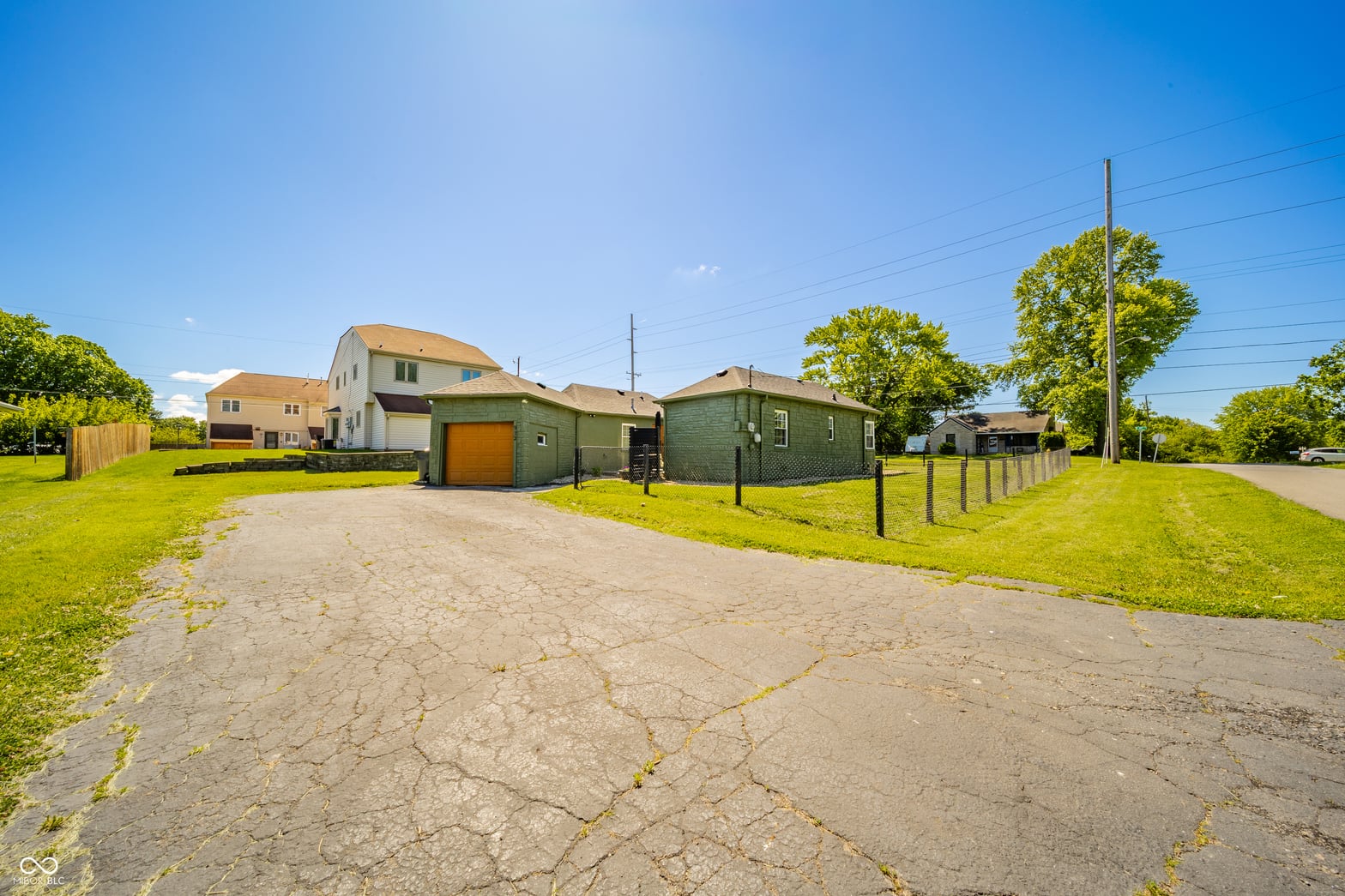 Photo of 922 Alhambra Drive, Anderson, IN