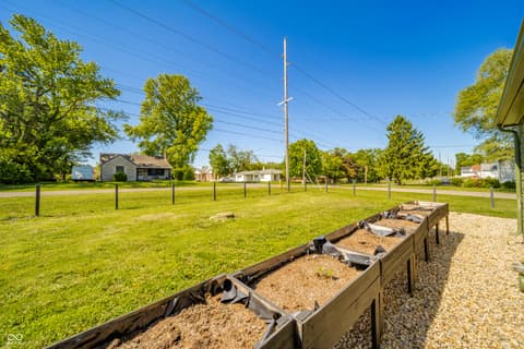Photo of 922 Alhambra Drive, Anderson, IN
