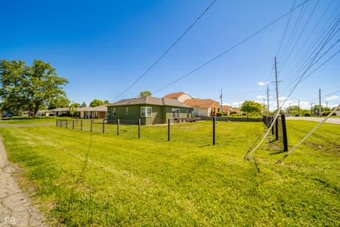 Photo of 922 Alhambra Drive, Anderson, IN
