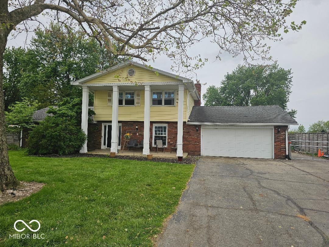 Front exterior at 3065 N 200 W, Anderson, IN
