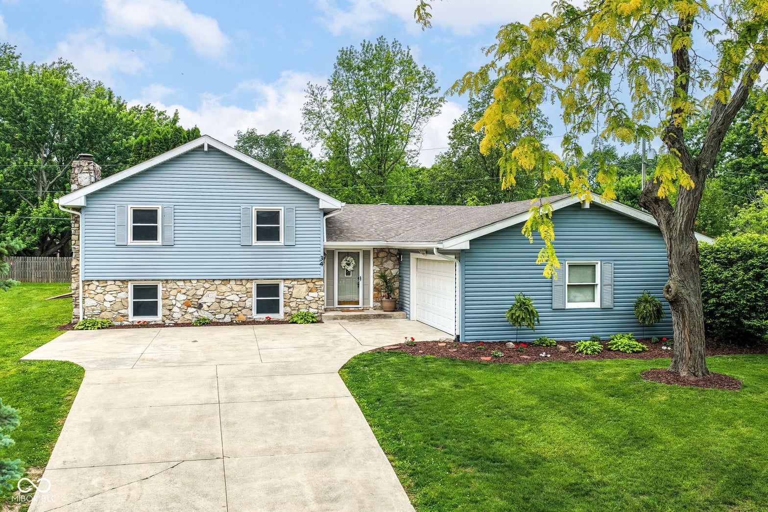 Photo of 34 Sleepy Hollow Court, Westfield, IN