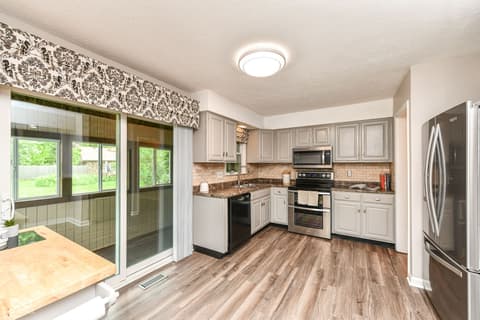Photo of 34 Sleepy Hollow Court, Westfield, IN